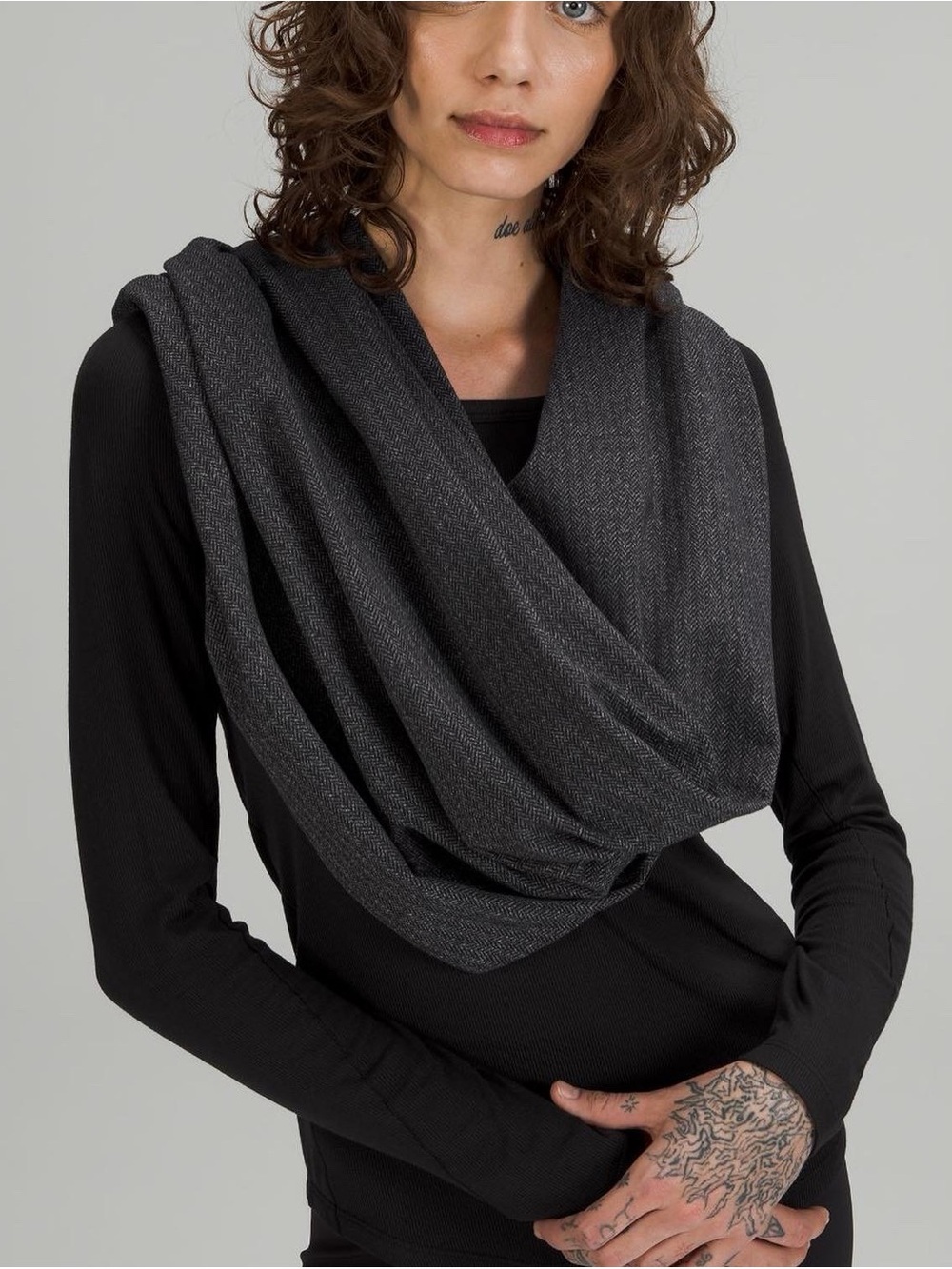 Lululemon charcoal scarf